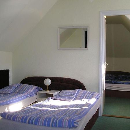 Bed and Breakfast Domino Panzió Székesfehérvár Esterno foto